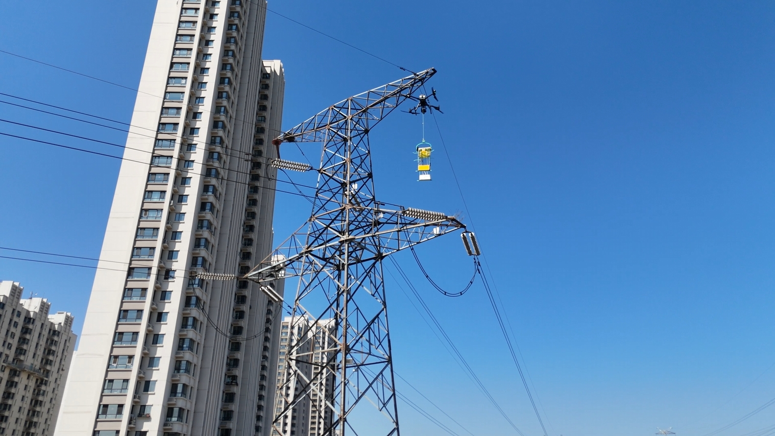 绝缘子零值检测机器人应用案例